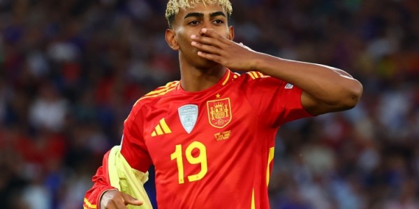 早报：奥纳纳租借至特拉布宗体育