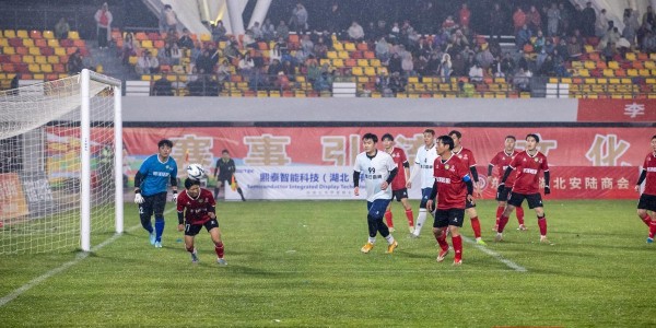 斗球电竞实时更新-李白诗韵+绿茵热血！2026年安陆乡超联赛开幕