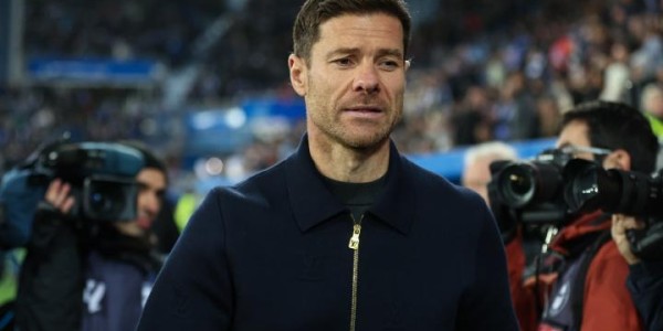 斗球电竞实时更新-下一站安菲尔德？阿隆索领跑利物浦新帅预测排名，斯洛特会下课吗