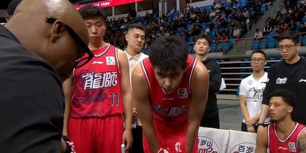 斗球足球直播-17+10+4帽！杜锋弃将再次爆发！碾压克里斯，把山东男篮打绝望了