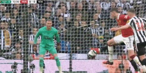 斗球足球直播-【联赛杯】曼联2比0纽卡斯尔 红魔时隔6年再度夺冠